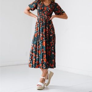 ❤️LIKE-NEW BOUTIQUE TEAL SMOCKED BODICE FLORAL TIERED MIDI DRESS❤️